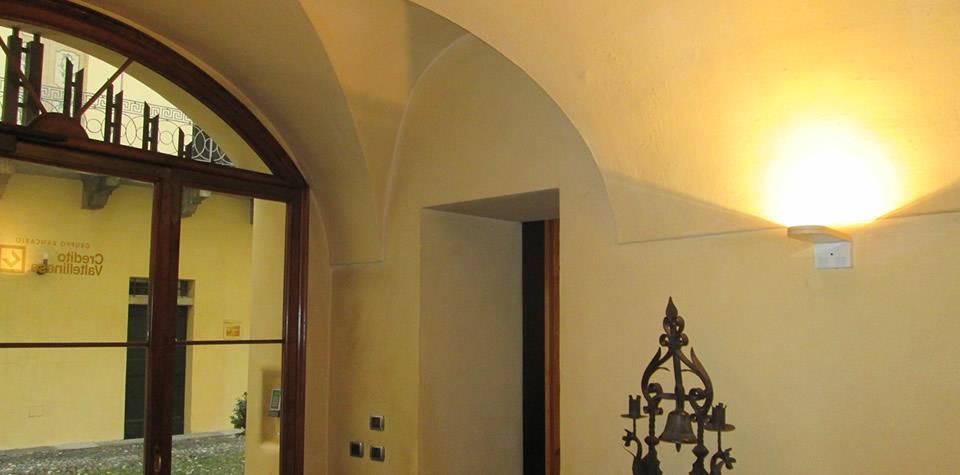 Palazzi Sertoli,  Giacconi e Paribelli Sondrio– restauro intonaci storici ingresso