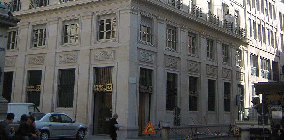 Sede Credito Artigiano, Milano - vista da piazza San Fedele